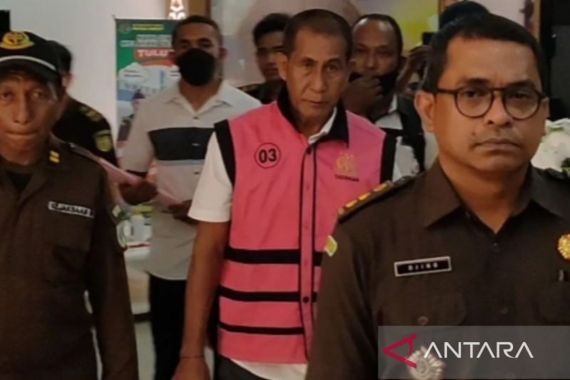 Jadi Tersangka Korupsi, Mantan Kabid Pelayaran Dishub Papua Barat Ditahan - JPNN.COM