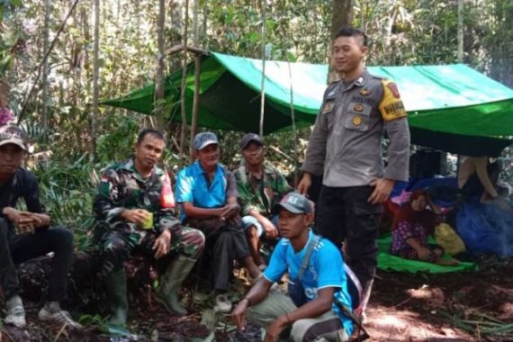 Prajurit TNI dan Polri Terus Bergerak Cari Warga Hilang di Hutan Perbatasan Indonesia - Malaysia - JPNN.COM
