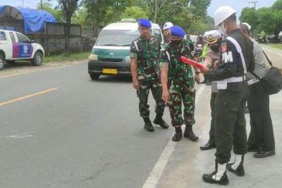 Detik-detik Anggota TNI Berpangkat Peltu dan Istri Tewas Ditabrak Anaknya di Balikpapan - JPNN.COM