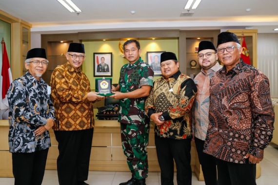 Pangkostrad Ajak LDII Berkolaborasi Atasi Permasalahan Air Bersih di Indonesia - JPNN.COM