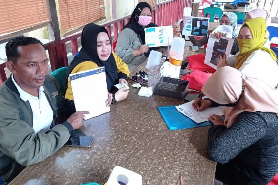 Tertipu Arisan Online, Ratusan Mak-Mak Murka, Perempuan Berinisial JK Siap-Siap Saja - JPNN.COM