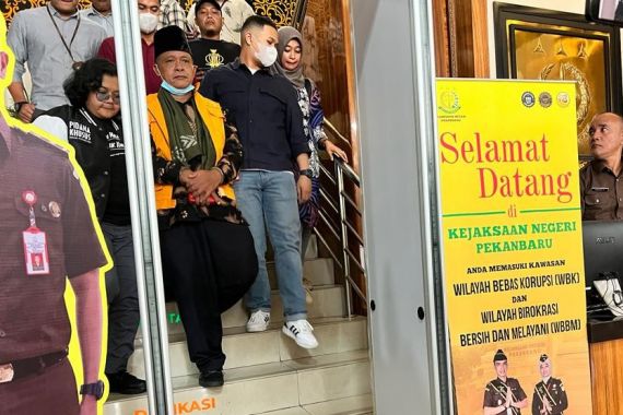 Eks Rektor UIN Suska Riau Akhmad Mujahidin Tersangka Korupsi, Dosanya Begini - JPNN.COM