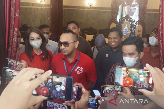 Giring Siap All Out Mendukung Langkah Politik Gibran Rakabuming Raka - JPNN.COM