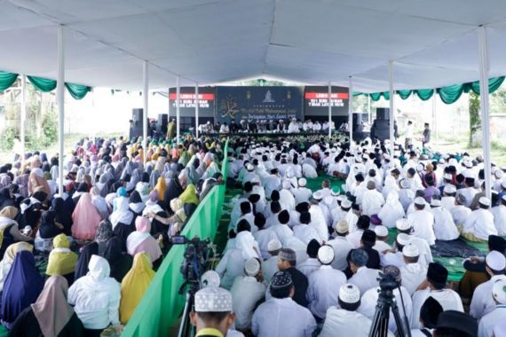 Ribuan Santri & Ulama di Kabupaten Bandung Satukan Suara: Ganjar Pranowo Presiden 2024 - JPNN.COM