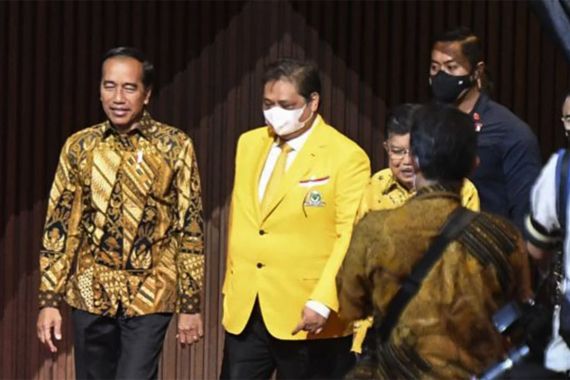 Jokowi Ingatkan Golkar Jangan Kelamaan Umumkan Capres, Airlangga Merespons Begini - JPNN.COM