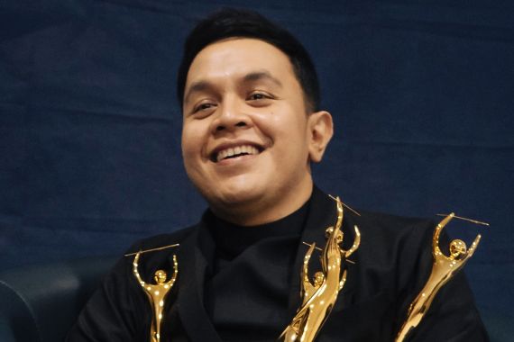 Tulus, Manusia, dan 7 Piala AMI Awards 2022 - JPNN.COM