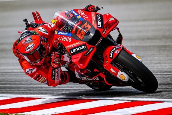 MotoGP Malaysia Penuh Drama, Pecco Pertama, Quartararo Ketiga, Ada Team Order? - JPNN.COM