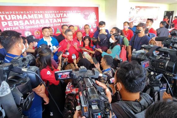 PDIP Gelar Tanding Bulu Tangkis Antarormas, Restu Hapsari: Lahirkan Spirit Gotong Royong - JPNN.COM