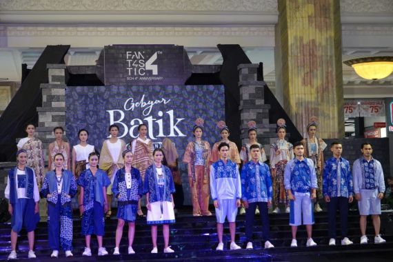 Malam Puncak Gebyar Batik Sleman: Fashion Show 14 Desainer Tenar Bikin Memukau - JPNN.COM