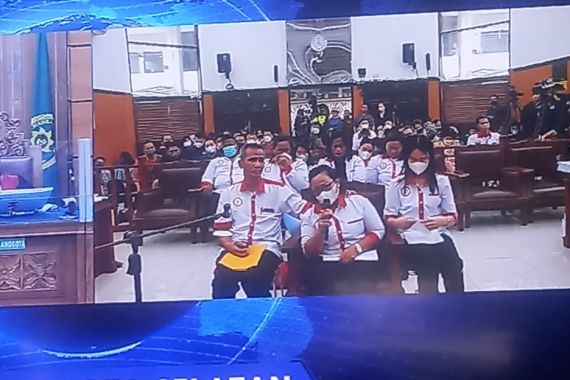 Ibunda Brigadir J Menangis di Ruang Sidang, Lalu Ungkap Sebuah Fakta - JPNN.COM