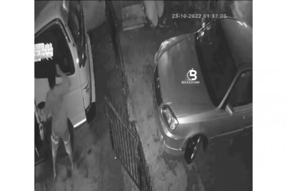 Video Viral Pencurian Mobil Boks di Bekasi, Pelaku Pakai Sedan - JPNN.COM