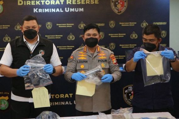 Perempuan Bercadar Menodongkan Pistol ke Paspampres Jadi Tersangka, Dijerat Pasal Ini - JPNN.COM