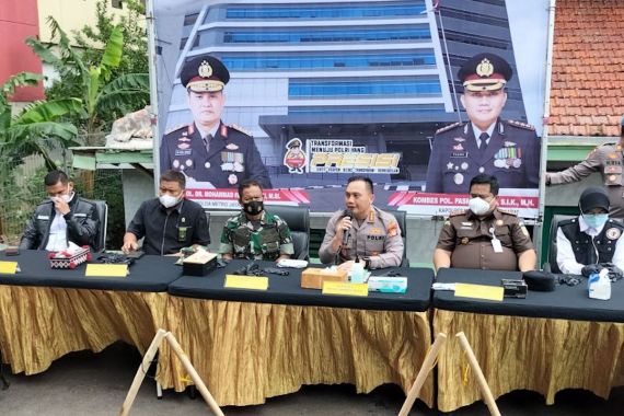 Polres Metro Jakbar Memusnahkan Narkoba dengan Air Aki dan Mesin Blender - JPNN.COM