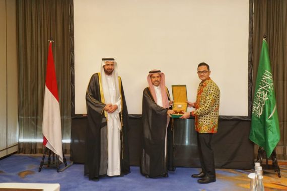 Menteri dari Saudi Bertemu Kepala BPKH, Peluang Investasi Sudah Tergambar - JPNN.COM