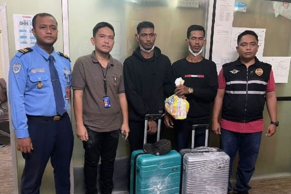 2 Pemuda Ini Nekat Bawa Barang Terlarang di Bandara, Ujungnya Ditangkap Polisi - JPNN.COM