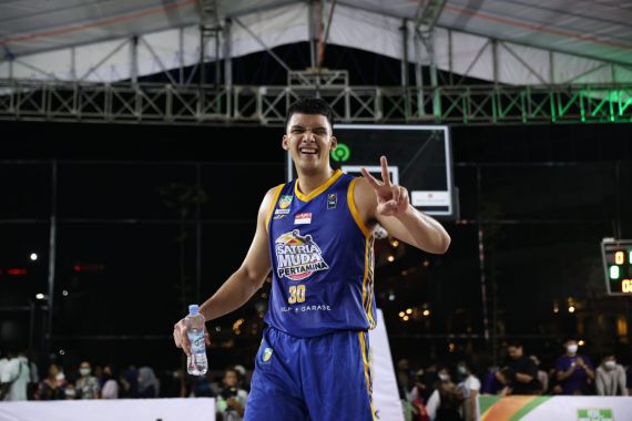 Kevin Yonas Sitorus Pensiun dari Basket demi Tugas Mulia di Kampung - JPNN.COM