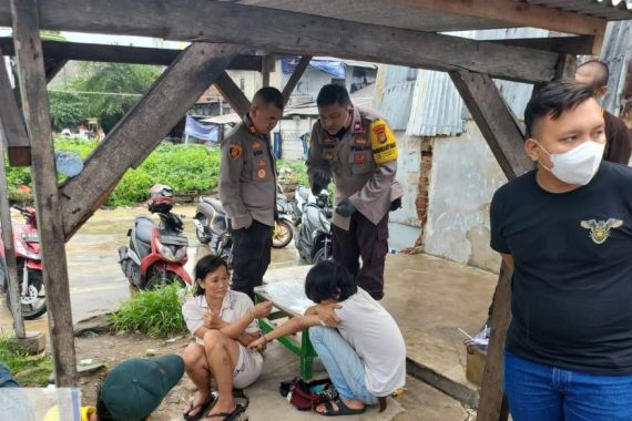 Penggerebekan Kampung Boncos, Polisi Tangkap 5 Orang & Sita Ratusan Peluru Aktif - JPNN.COM