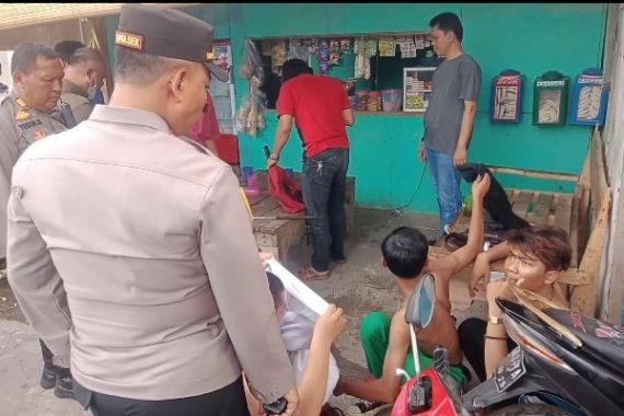 Viral Aksi Polisi Gagalkan Tawuran Pelajar di Bekasi, Lihat Tuh - JPNN.COM