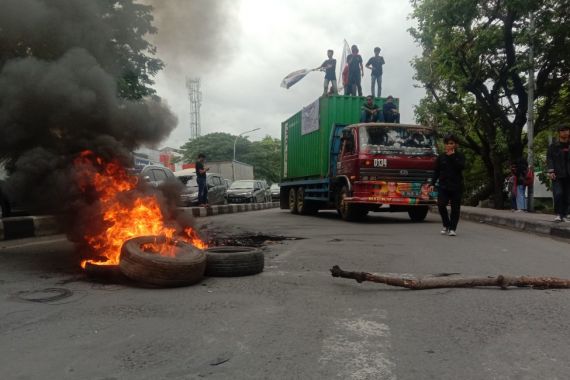 Hari Sumpah Pemuda, Mahasiswa Makassar Gelar Demo, Jokowi Gagal Total - JPNN.COM