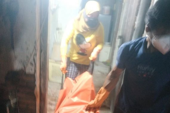 Gempar, Penemuan Mayat Pria di Kampung Muaragembong, Kondisinya... - JPNN.COM