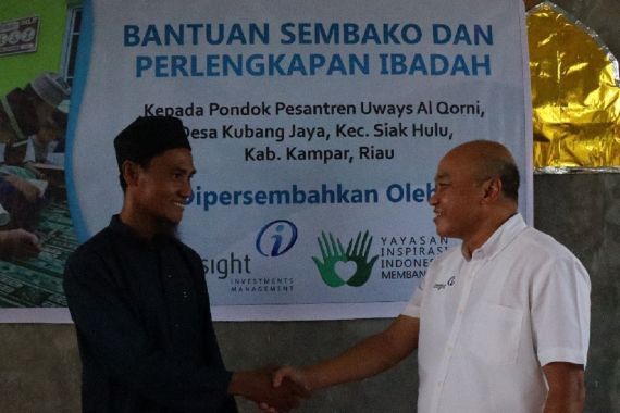 Tunaikan Tanggung Jawab Sosial, Insight Bantu Ponpes dan Perpustakaan Desa di Kampar - JPNN.COM