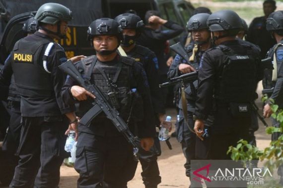 Anggota Densus 88 dan Teroris Tembak-menembak di Lampung - JPNN.COM