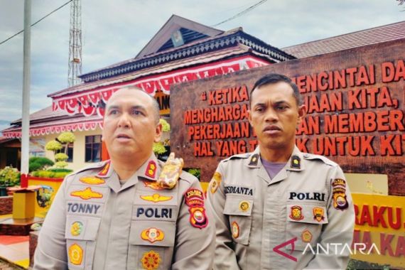 Tegas, AKBP Tonny Kurniawan Tindak Anggota Polisi Terlibat Narkoba - JPNN.COM