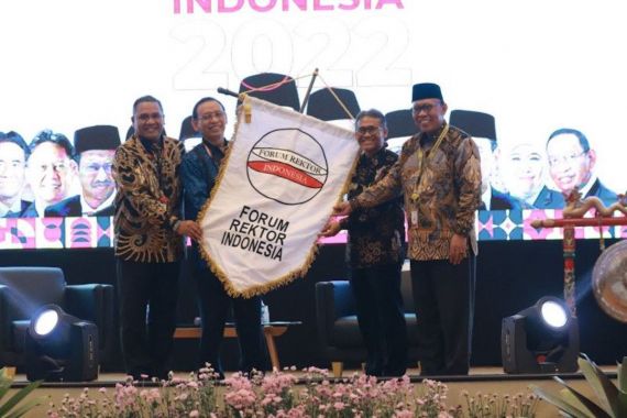 Mohammad Nasih Dikukuhkan Sebagai Ketua Forum Rektor Indonesia 2022-2023 - JPNN.COM