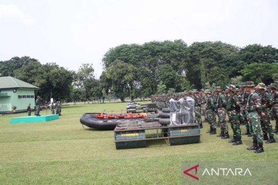 Antisipasi Bencana Hidrometeorologi, Yonif Mekanis 201/Jaya Yudha Menyiagakan Pasukan - JPNN.COM