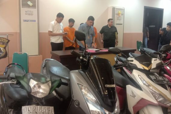 Tiga Begal Motor Bersenjata Tajam Beraksi di Makassar, Waspada, Begini Modusnya - JPNN.COM