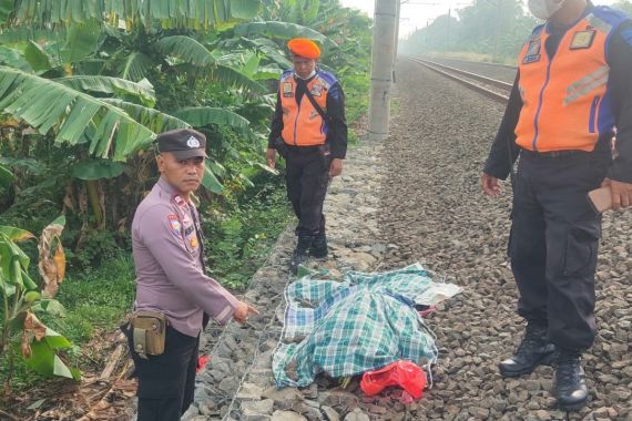 Wanita di Bekasi Tewas Tertabrak Kereta, Begini Kata Kompol Sutriesno - JPNN.COM