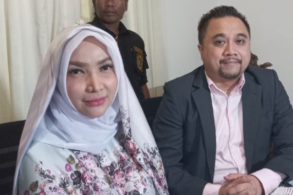 Dituding Menahan KTP Sang Suami, Roro Fitria: Sudah Dikembalikan, Dia Enggak Mau - JPNN.COM