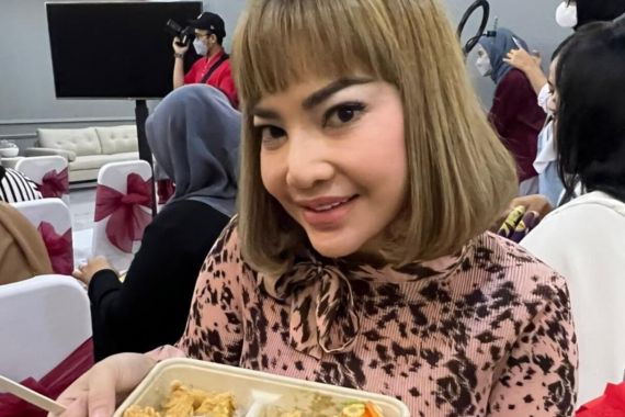 Rawat Kulit, Irma Darmawangsa Mengonsumsi Makanan Sehat Ini - JPNN.COM
