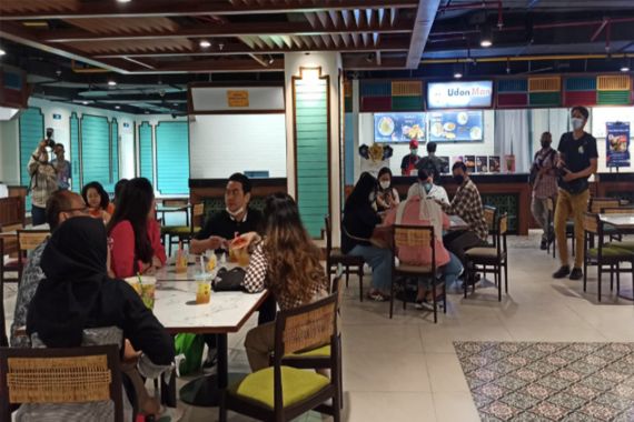 Berburu Kuliner Beragam Jakarta di Pecinan Food Court Gajah Mada - JPNN.COM