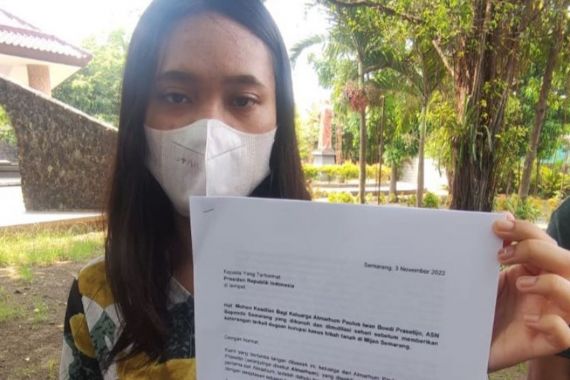 Theresia Kirim Surat ke Istana, Berharap Jokowi Beri Perhatian Khusus soal Kasus Pembunuhan Ayahnya - JPNN.COM