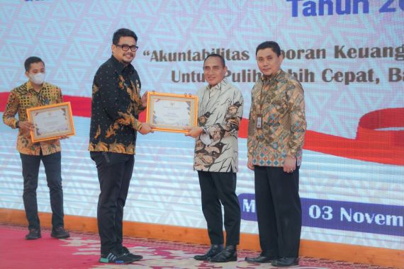 Pemko Medan Raih Opini WTP, Bobby Nasution Terima Penghargaan dari Sri Mulyani - JPNN.COM