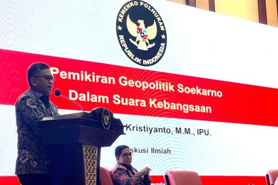 Bicara di Diskusi Kemenko Polhukam, Hasto Beber Kekuatan Ide Geopolitik Bung Karno - JPNN.COM