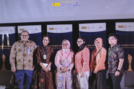 3 Peneliti Kesehatan Dapat Anugerah Dokter Radjak FKUI Award 2022 - JPNN.COM