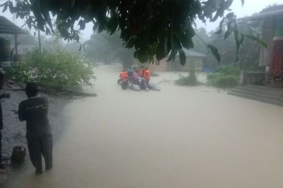 Ribuan Rumah di 14 Desa Aceh Timur Terendam Banjir - JPNN.COM