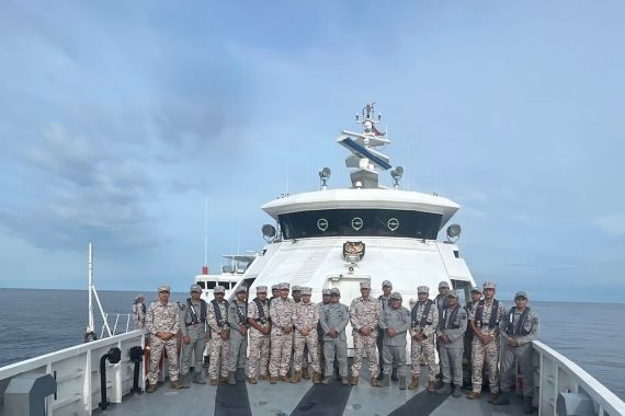 Bakamla RI dan Malaysia Gelar Patroli Bersama di Perairan Perbatasan Indonesia - JPNN.COM