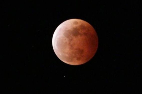 BRIN Sebut Melihat Gerhana Bulan Total Tidak Perlu Alat Khusus - JPNN.COM