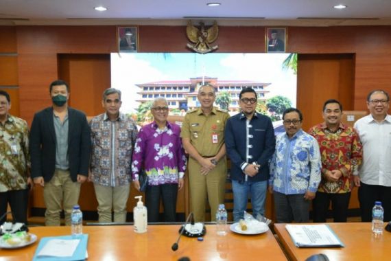 Bupati Tangerang Minta Penghapusan Honorer Ditunda, Komisi II DPR Bergerak  - JPNN.COM
