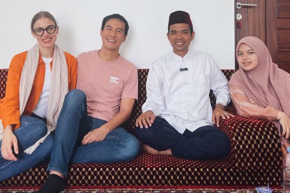 Daniel Mananta Ajak Istri Menginap di Rumah UAS, Ternyata Mereka.... - JPNN.COM