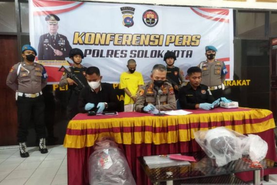 Gadis di Solok Dibunuh Mantan Pacar, Motif Pelaku di Luar Nalar - JPNN.COM