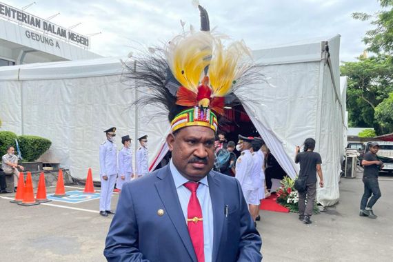 3 Pj Gubernur DOB Papua Dilantik, Willem Wandik: Pak Jokowi Terapkan Kesetaraan Gender - JPNN.COM