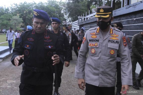 Anggota Buser Tembak Mati Terduga Penganiayaan, Irjen Johanis Asadoma Geram - JPNN.COM