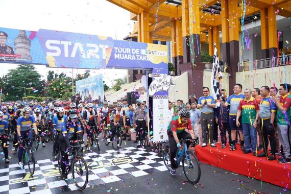 Gelar Tour de Muara Takus, Irjen Iqbal Harap Ekonomi Riau Bergelora - JPNN.COM