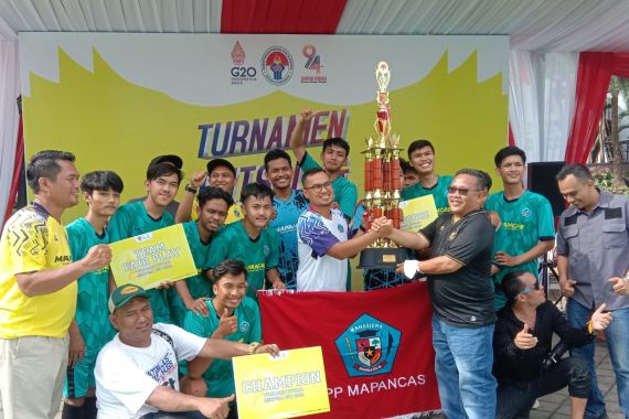 Mapancas Juara Turnamen Futsal dan Bulu Tangkis Pemuda - JPNN.COM