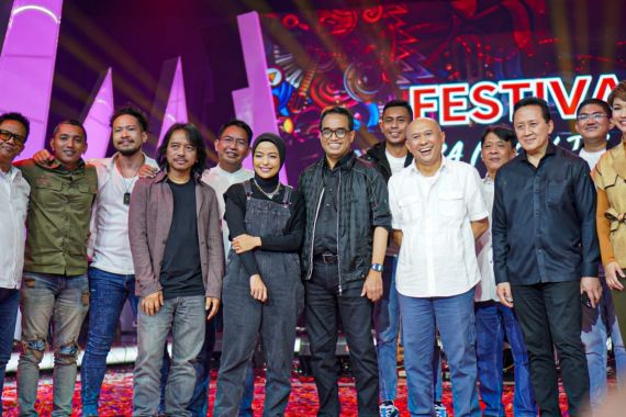 Menhub Acungi Jempol Kemampuan Peserta Festival Suara Musik Jalanan 2022 - JPNN.COM