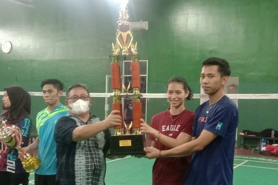 Sapma PP Juara Bulu Tangkis Turnamen Olahraga Pemuda Indonesia yang Digelar Kemenpora - JPNN.COM